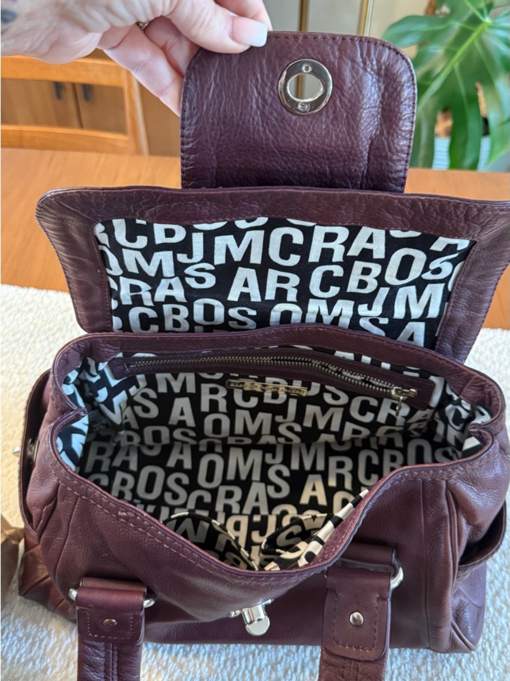Early 2010s Vintage Marc by Marc Jacobs Totally Turnlock Quinn Satchel - Picture 10 of 11